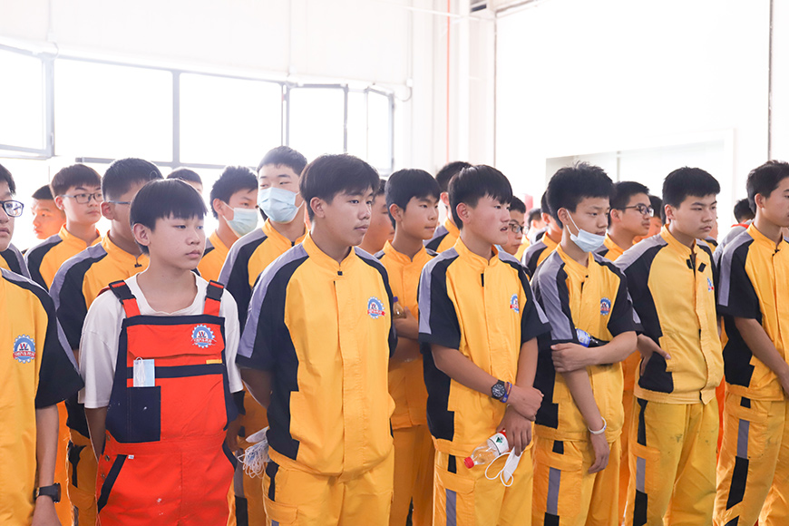 万通学子领克、吉利汽车公司技术体验营9